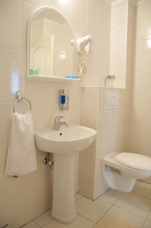 ロイヤル アパートメンツ Ni 部屋 写真